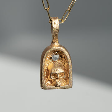 Talking Tree Jewelry 18K Gold Crypta Skull Studs
